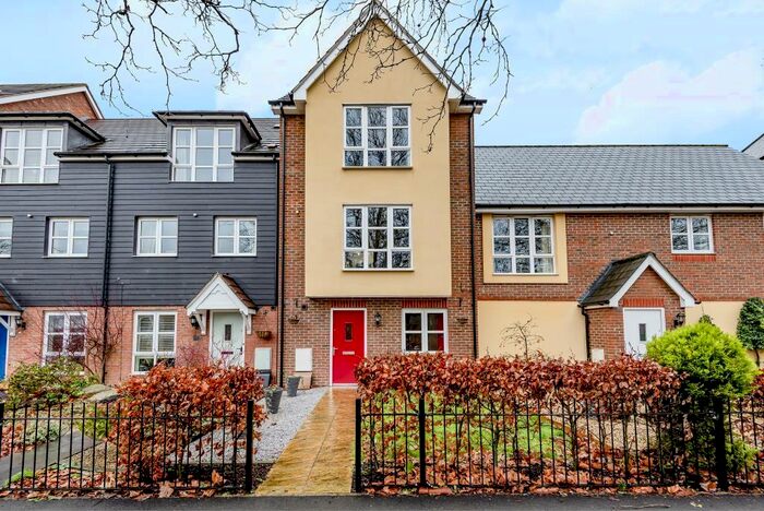 4 Bedroom Town House To Rent In Stadium Approach, Aylesbury, HP21