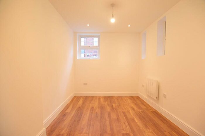 Flat To Rent In Horizon House, Stratford, E15