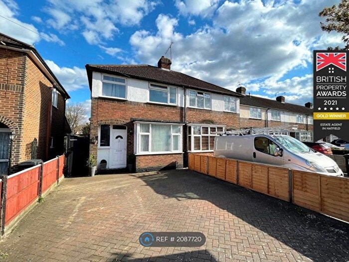 4 Bedroom Semi-Detached House To Rent In Heathcote Avenue, Hatfield, AL10