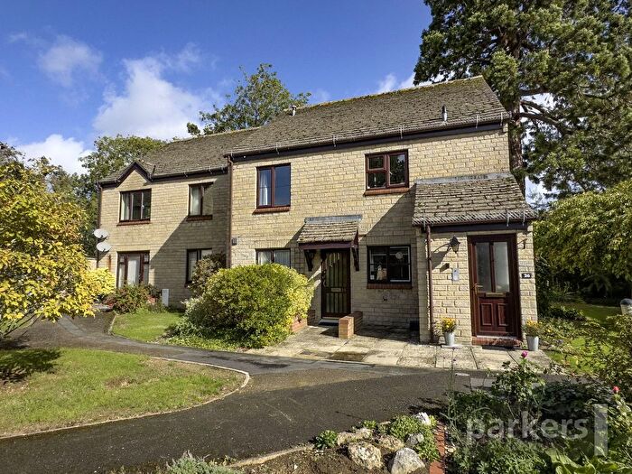 2 Bedroom Flat For Sale In Riverside Gardens, Witney, Oxfordshire, OX28