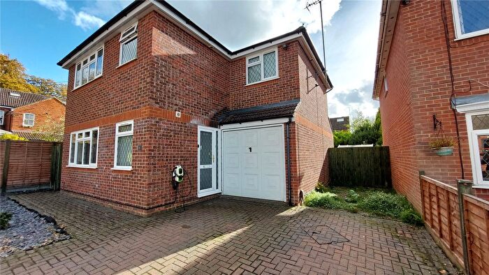3 Bedroom Detached House For Sale In Wood Street, Ash Vale, Surrey, GU12