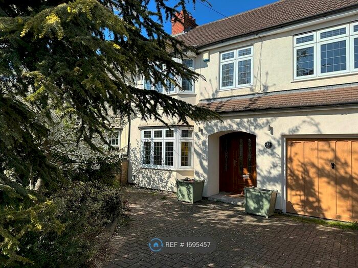 4 Bedroom Semi-Detached House To Rent In Lyndhurst Road, Bexleyheath, DA7