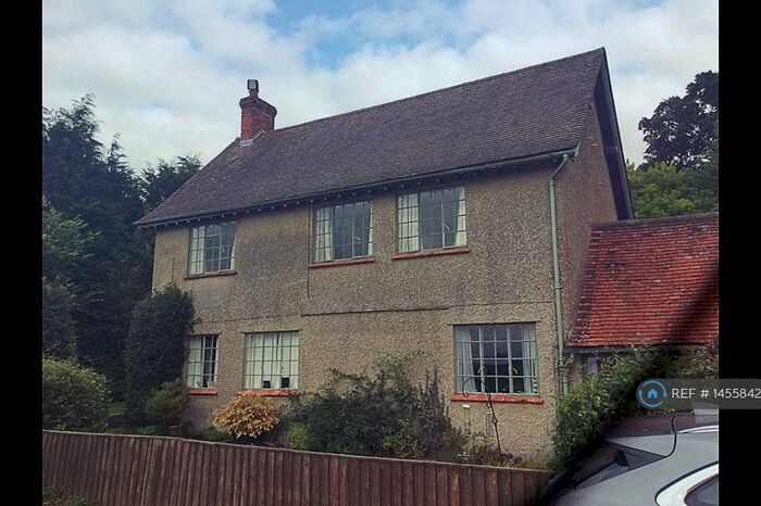 5 Bedroom Detached House To Rent In The Common, Nr Fordingbridge, SP6