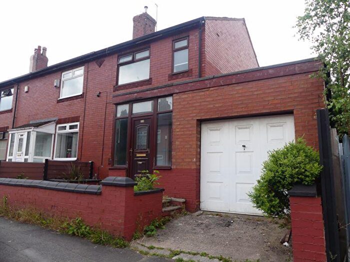 2 Bedroom House For Sale In Fields New Road, Oldham, OL9