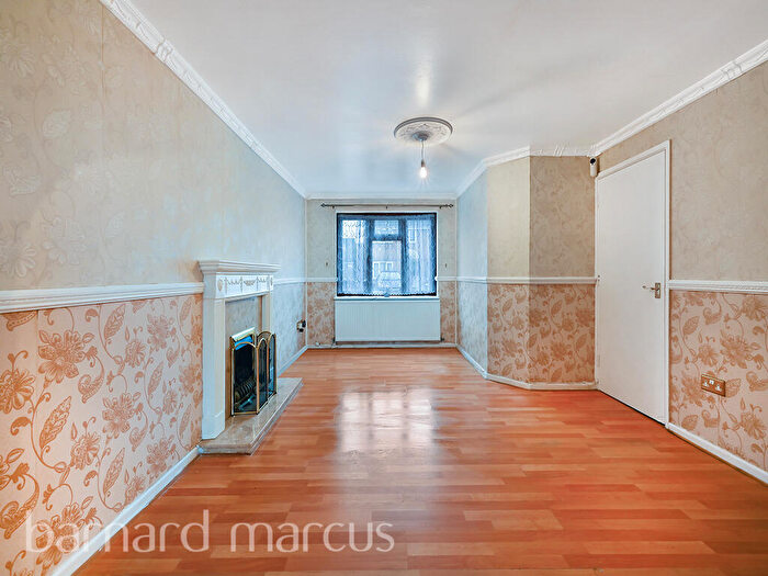 4 Bedroom Terraced House To Rent In Heathfield Drive, Mitcham, CR4