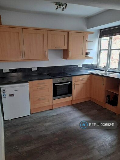 2 Bedroom Terraced House To Rent In Fore Street, Exeter, EX4