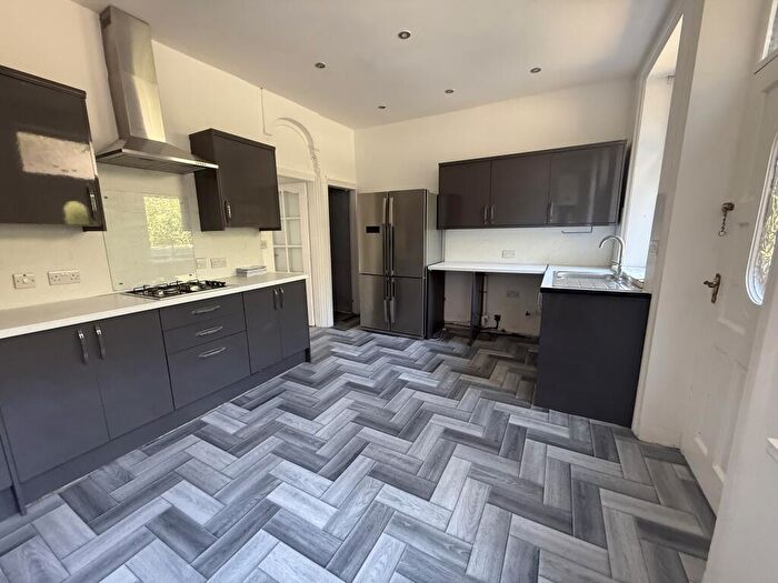 3 Bedroom House To Rent In Somerset Road, Huddersfield, HD5