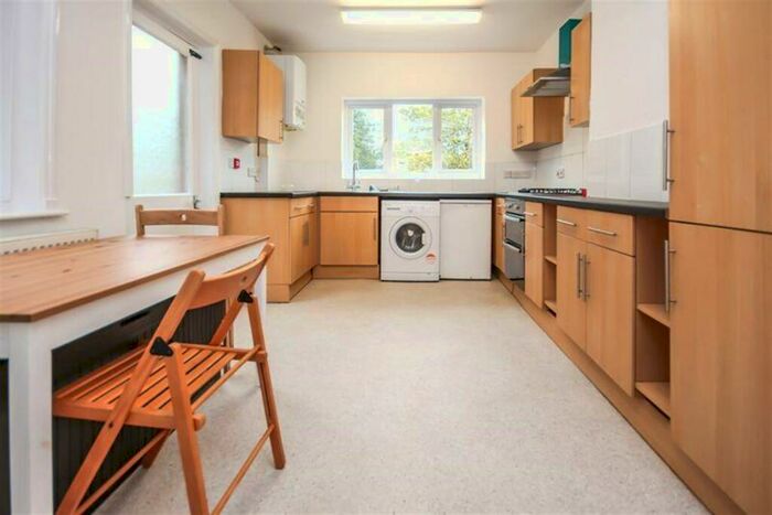 5 Bedroom House To Rent In Bedroom Detached House In Winton, BH9