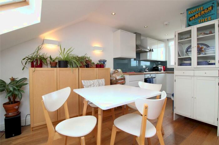 2 Bedroom Apartment To Rent In Brownlow Road, Finchley Central, London, N3