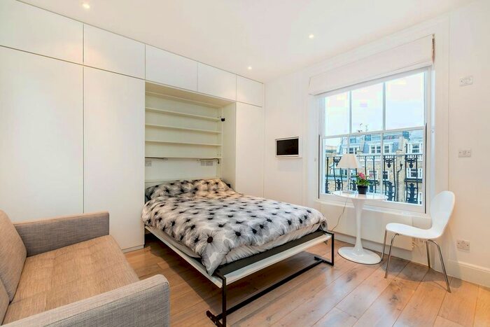 Studio To Rent In Pembridge Square, Notting Hill, London, W2