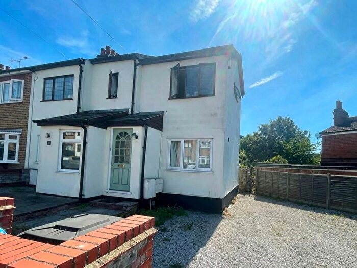 1 Bedroom Flat To Rent In Kings Chase, Brentwood, CM14