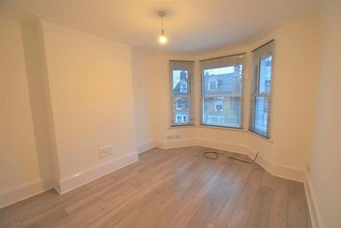 2 Bedroom Flat To Rent In Westcombe Hill, Blackheath, SE3