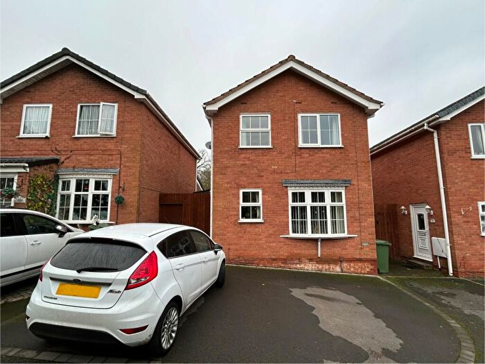3 Bedroom Detached House To Rent In Painswick Close, Redditch, Worcestershire, B98