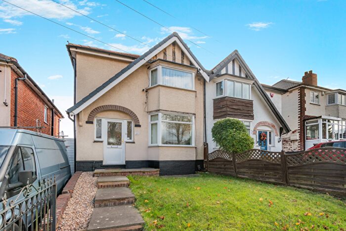 3 Bedroom Semi Detached House For Sale In Lilley Lane, Birmingham, B31