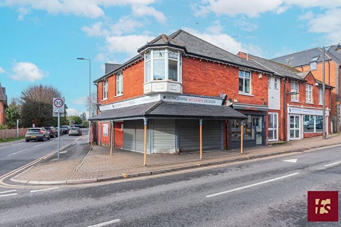 2 Bedroom Flat To Rent In High Street, Crowthorne, Berkshire, RG45