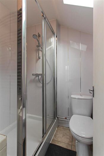 6 Bedroom Private Hall To Rent In Lochaber Street, Roath Park, CF24