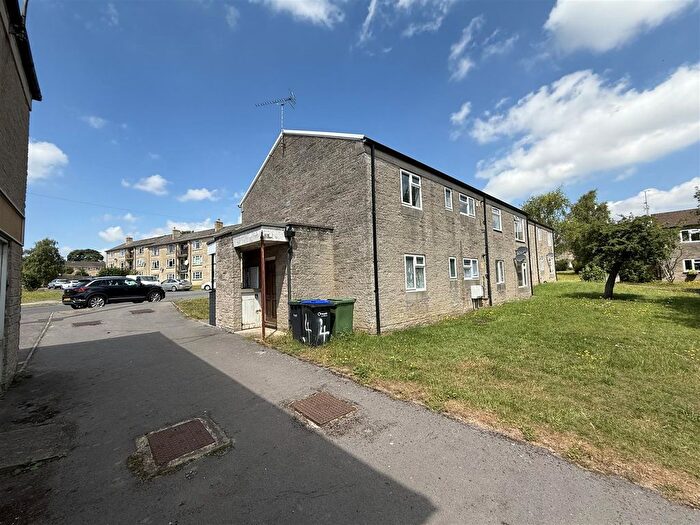 2 Bedroom Flat For Sale In Westwood Road, Corsham, SN13