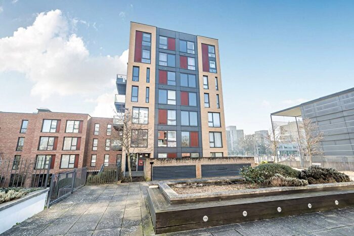 2 Bedroom Flat To Rent In Hayling Way, Edgware, HA8