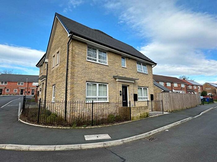 3 Bedroom Semi-Detached House For Sale In Sandy Bank Avenue, Mottram Hyde, SK14