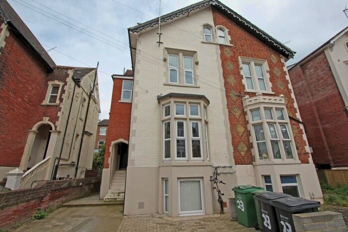 2 Bedroom Apartment To Rent In Shaftesbury Road, Southsea, PO5