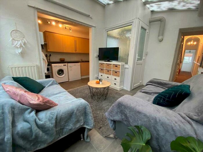 4 Bedroom Terraced House To Rent In Oxford Place, Plymouth, PL1