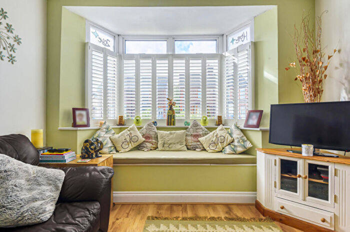 4 Bedroom Semi Detached House For Sale In Monson Road, Redhill, RH1