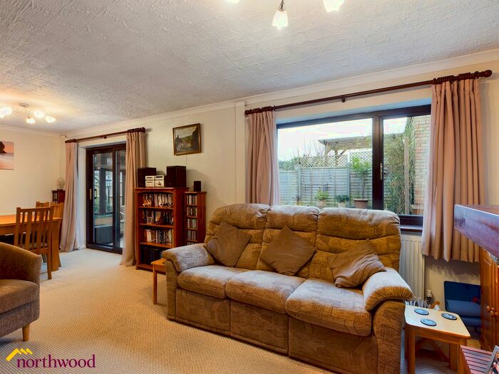 3 Bedroom Detached House To Rent In Whimbrel Way, Banbury, OX16