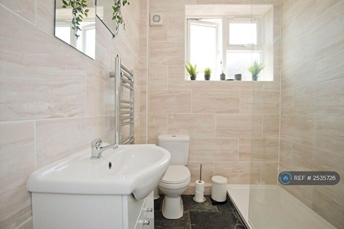 3 Bedroom Flat To Rent In Princes Court, Bournemouth, BH1