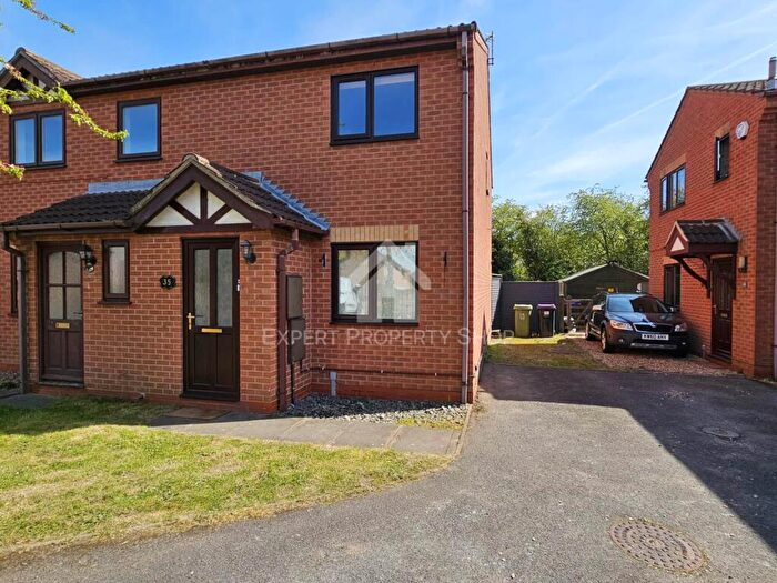 2 Bedroom Semi-Detached House To Rent In Swallow Close, Gainsborough, DN21