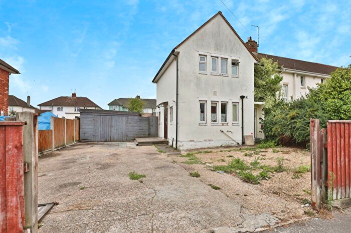 3 Bedroom End Of Terrace House For Sale In Rochester Road, Bournemouth, BH11