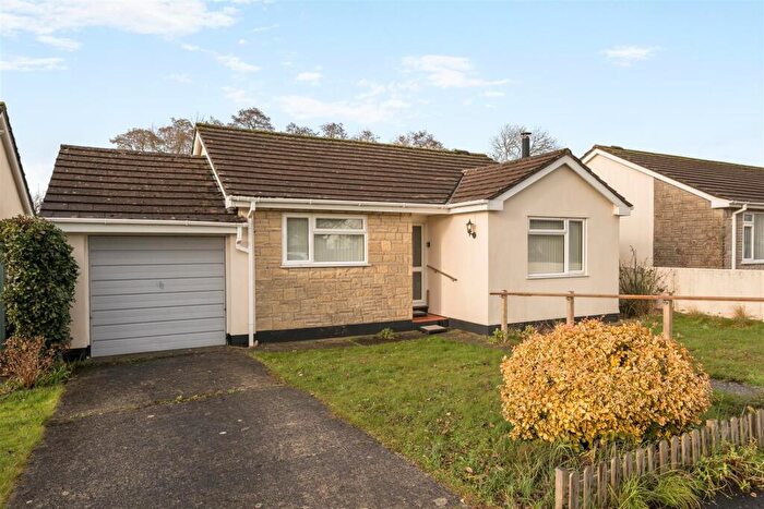 2 Bedroom Detached Bungalow For Sale In Willhayes Park, Axminster, EX13