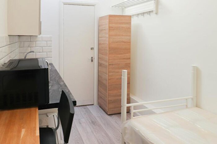 Studio To Rent In Camden High Street, NW1