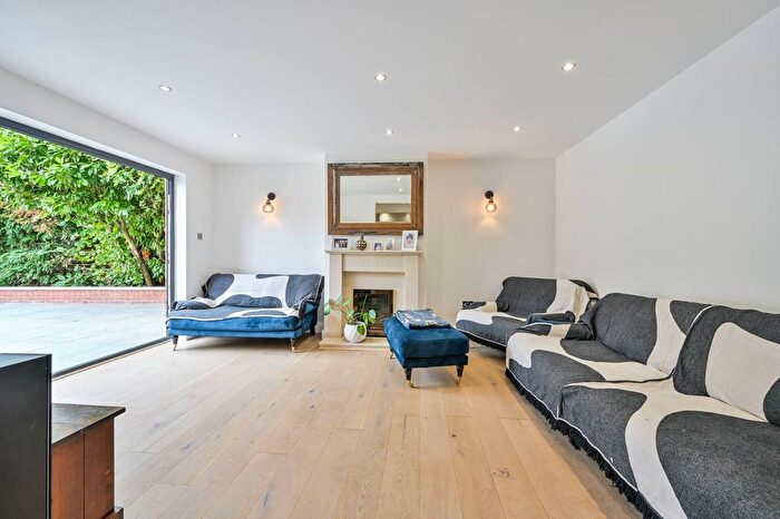 4 Bedroom Detached House To Rent In Presburg Road, New Malden, KT3