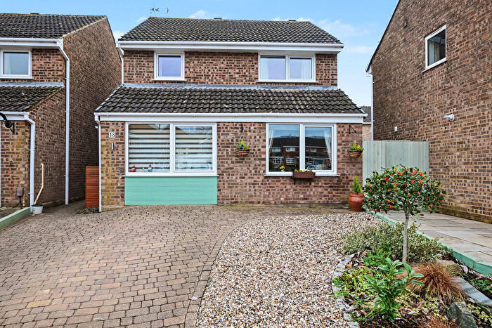 3 Bedroom Detached House For Sale In Brafield Leys, Rugby, CV22