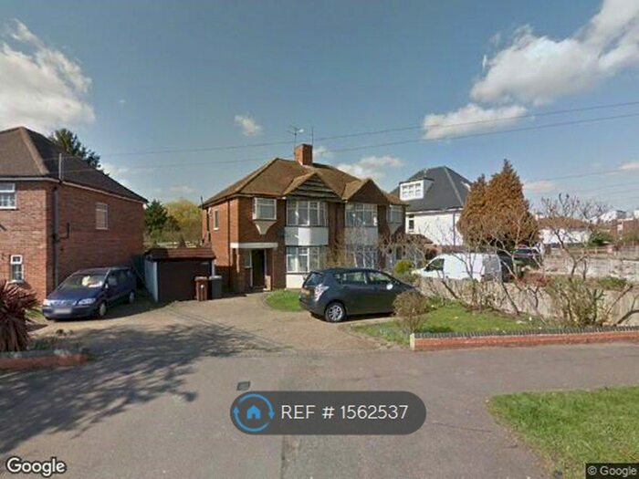 3 Bedroom Semi-Detached House To Rent In Auckland Road, Potters Bar, EN6