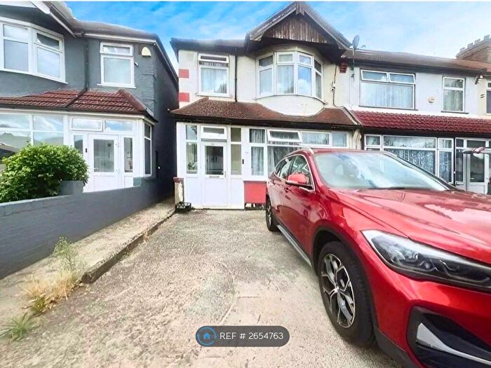 3 Bedroom Terraced House To Rent In Mitcham Road, Croydon, CR0