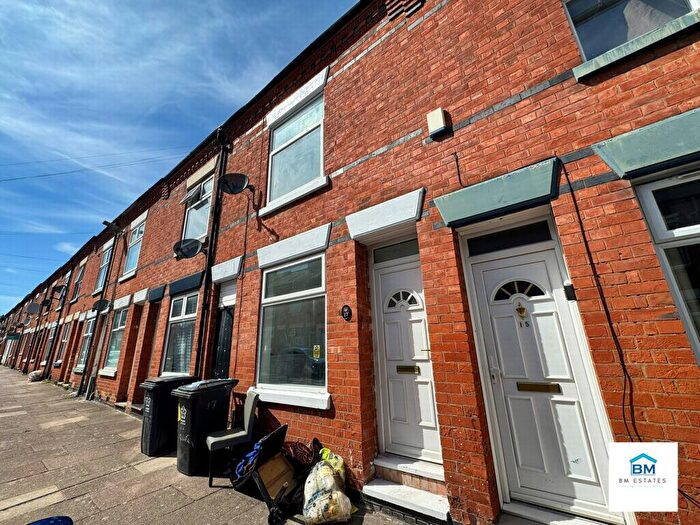 3 Bedroom Terraced House For Sale In Warwick Street, Leicester, LE3