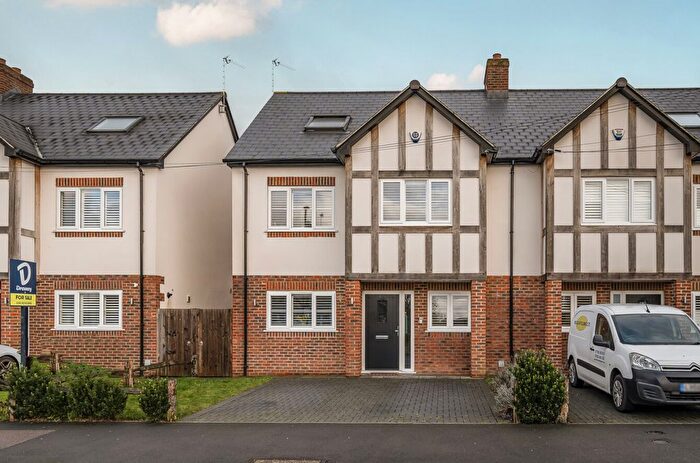 4 Bedroom Semi-Detached House For Sale In Annandale Road, Sidcup, DA15