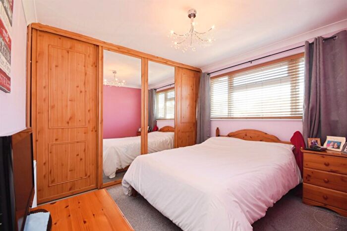3 Bedroom Terraced House For Sale In Ash Grove, Moulsham Lodge, Chelmsford, CM2