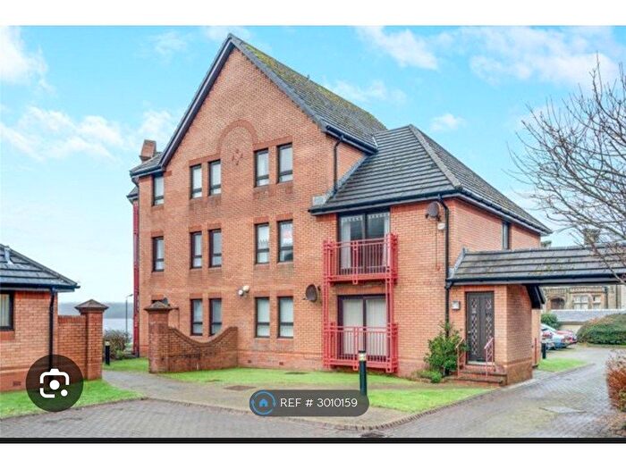 2 Bedroom Flat To Rent In Curlinghall, Largs, KA30