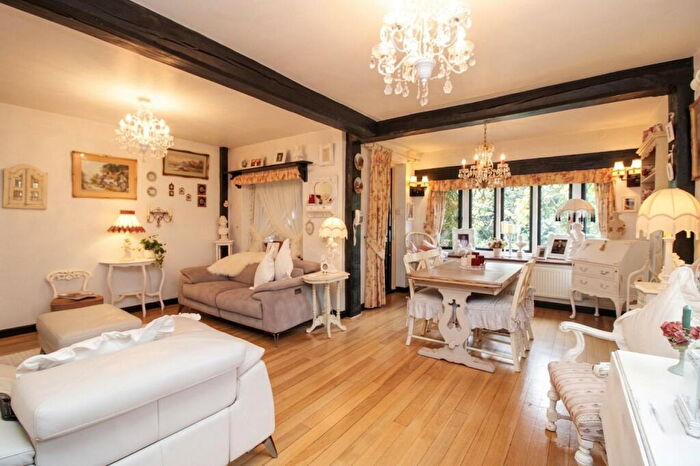 4 Bedroom Detached House For Sale In All Saints Avenue, Margate, CT9 - Photo 6