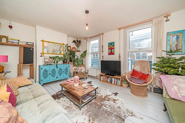 3 Bedroom Maisonette To Rent In Chatsworth Road, London, E5