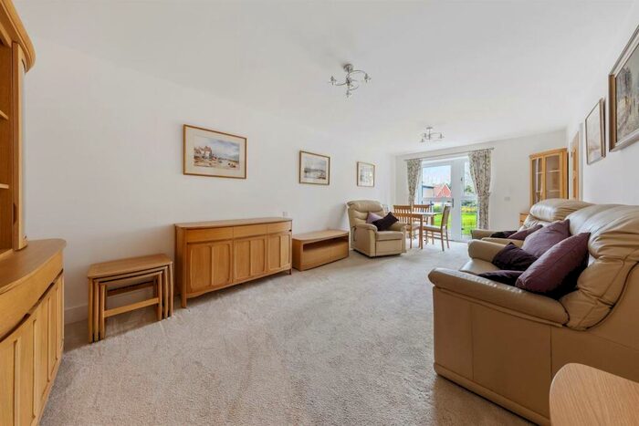 2 Bedroom Apartment For Sale In London Road, Guildford, GU1