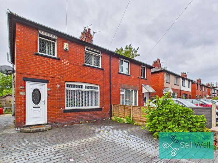 3 Bedroom Semi-Detached House For Sale In Vale Avenue, Radcliffe, Manchester, M26