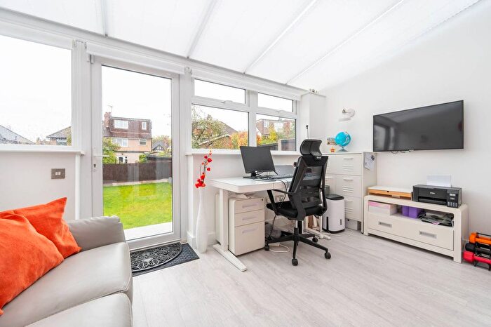 3 Bedroom End Terrace House For Sale In Rosehill Gardens, Perivale, Greenford, UB6