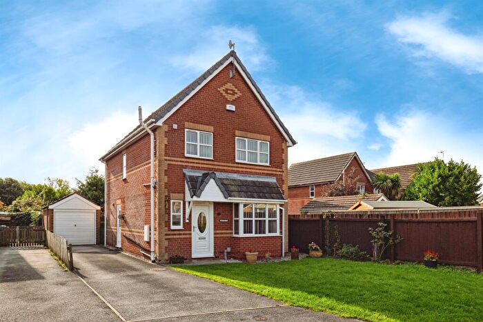3 Bedroom Detached House For Sale In Brookfield Close, Kingswood, Hull, HU7