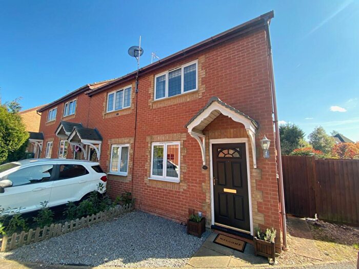 2 Bedroom End Of Terrace House For Sale In Lornas Field, Hampton Hargate, Peterborough, Cambridgeshire, PE7