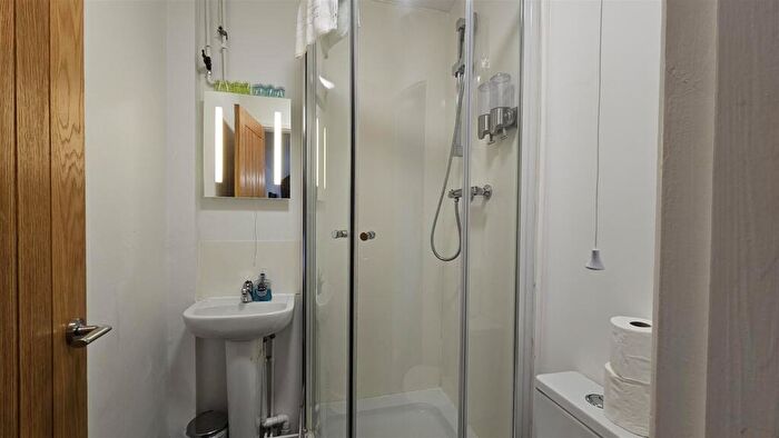 2 Bedroom Flat To Rent In Arbury View, Arbury Road, Cambridge, CB4