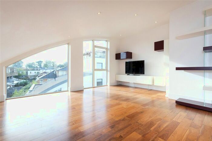 3 Bedroom Flat To Rent In Offord Road, Barnsbury, London, N1