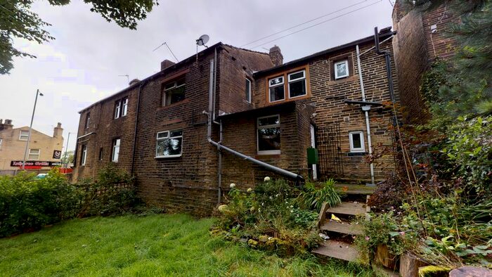 1 Bedroom Terraced House To Rent In Great Horton Road, Near Moore Avenue, BD7